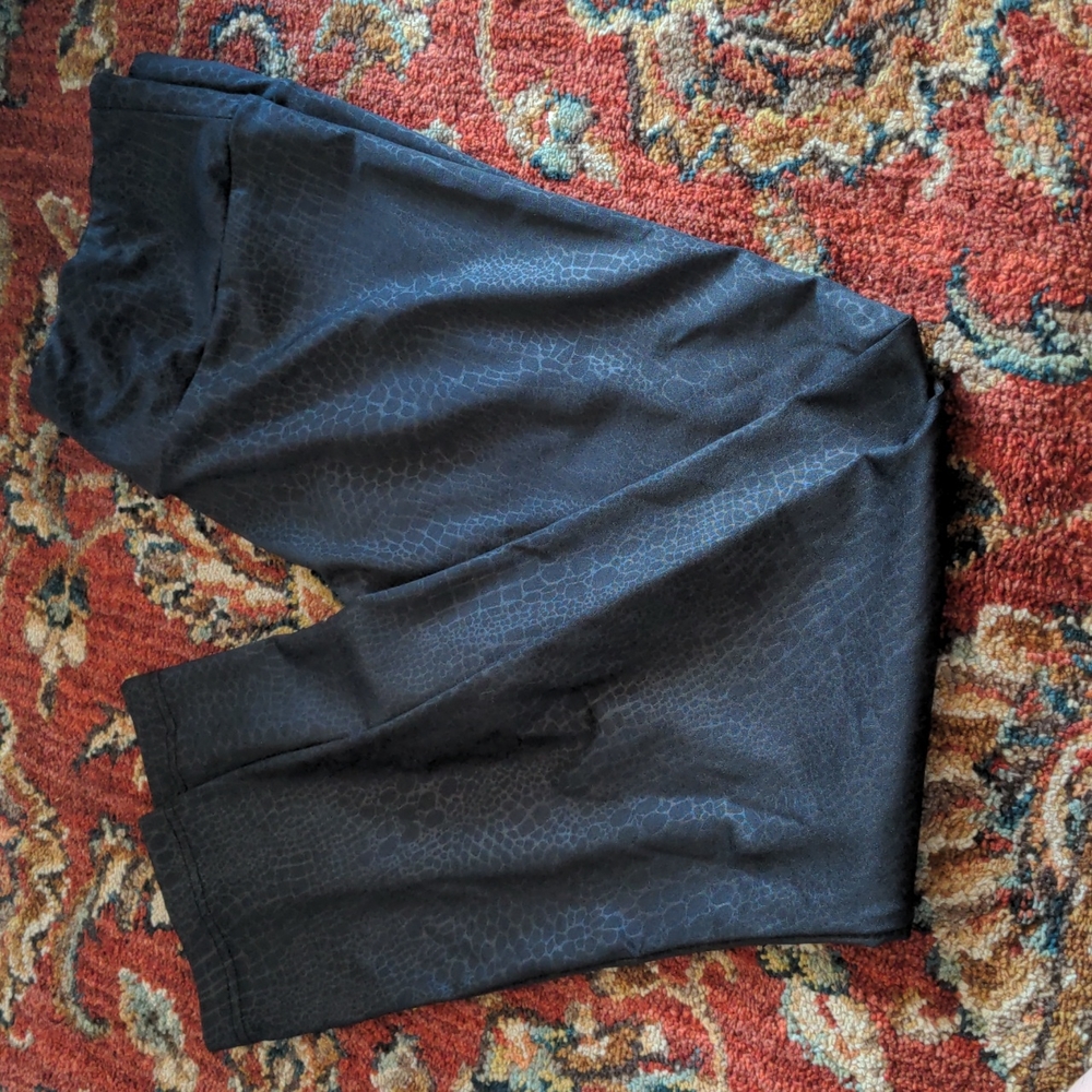 Black Leggings with Blistered pattern